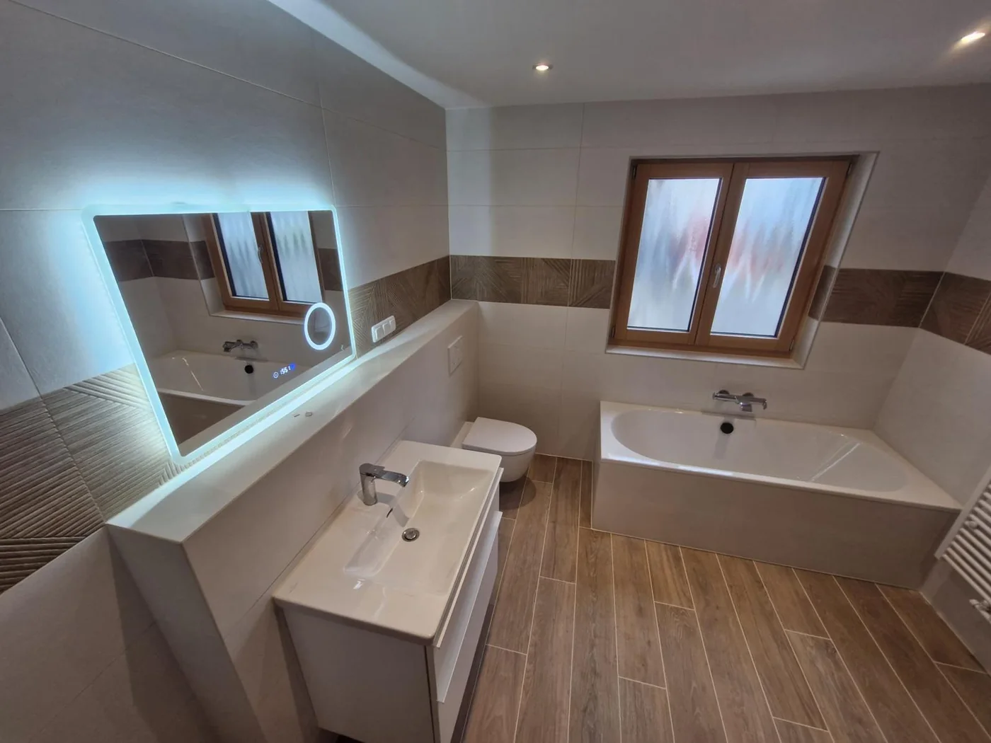 Dasselbe Badezimmer nach der Komplettsanierung durch SZ Innenausbau